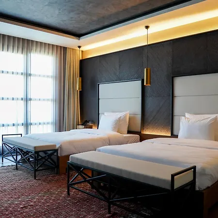 Saranta Hotel *