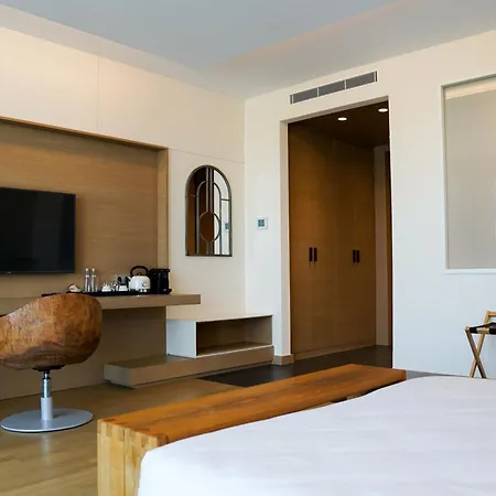 Hotel Saranta *